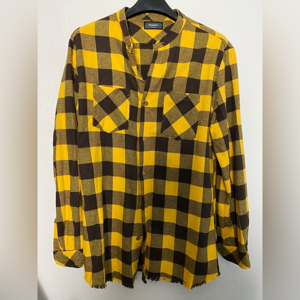 Italian 🇮🇹💯 flannel shirt size Large slim fit in excellent condition!!!